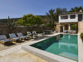 Cosy holiday home with swimming pool